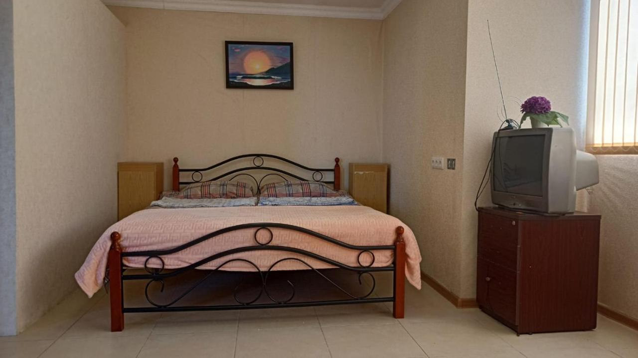Hotel By The Sea Rozetta Sukhumi Exteriör bild